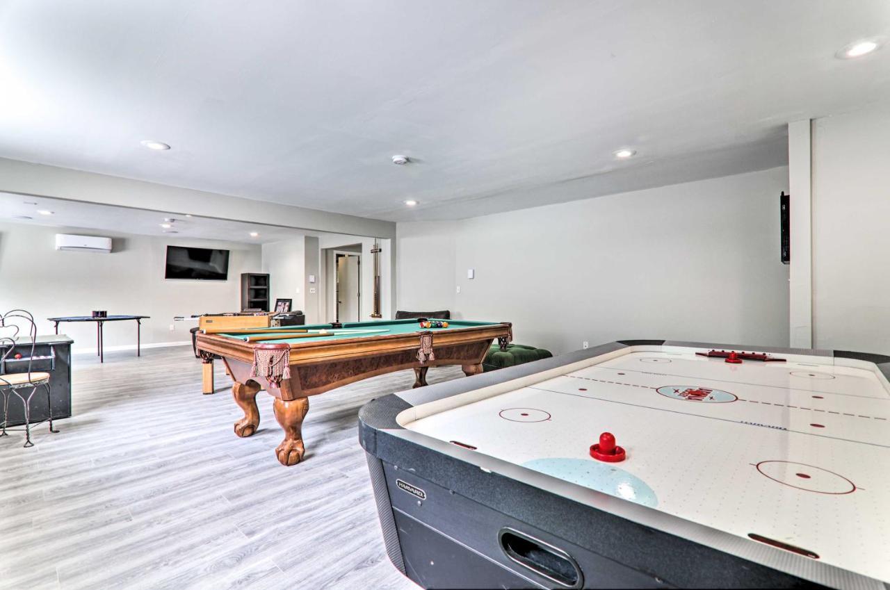 Poconos Paradise With Game And Private Pool! Holiday home East Stroudsburg
